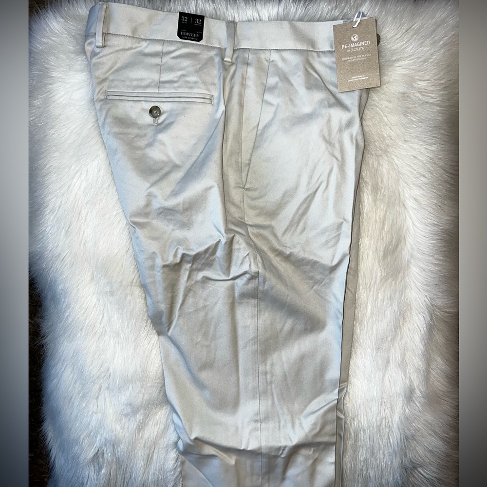 Stone lightweight slim stretch chino. 32/32